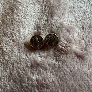 Vintage earrings 🌸